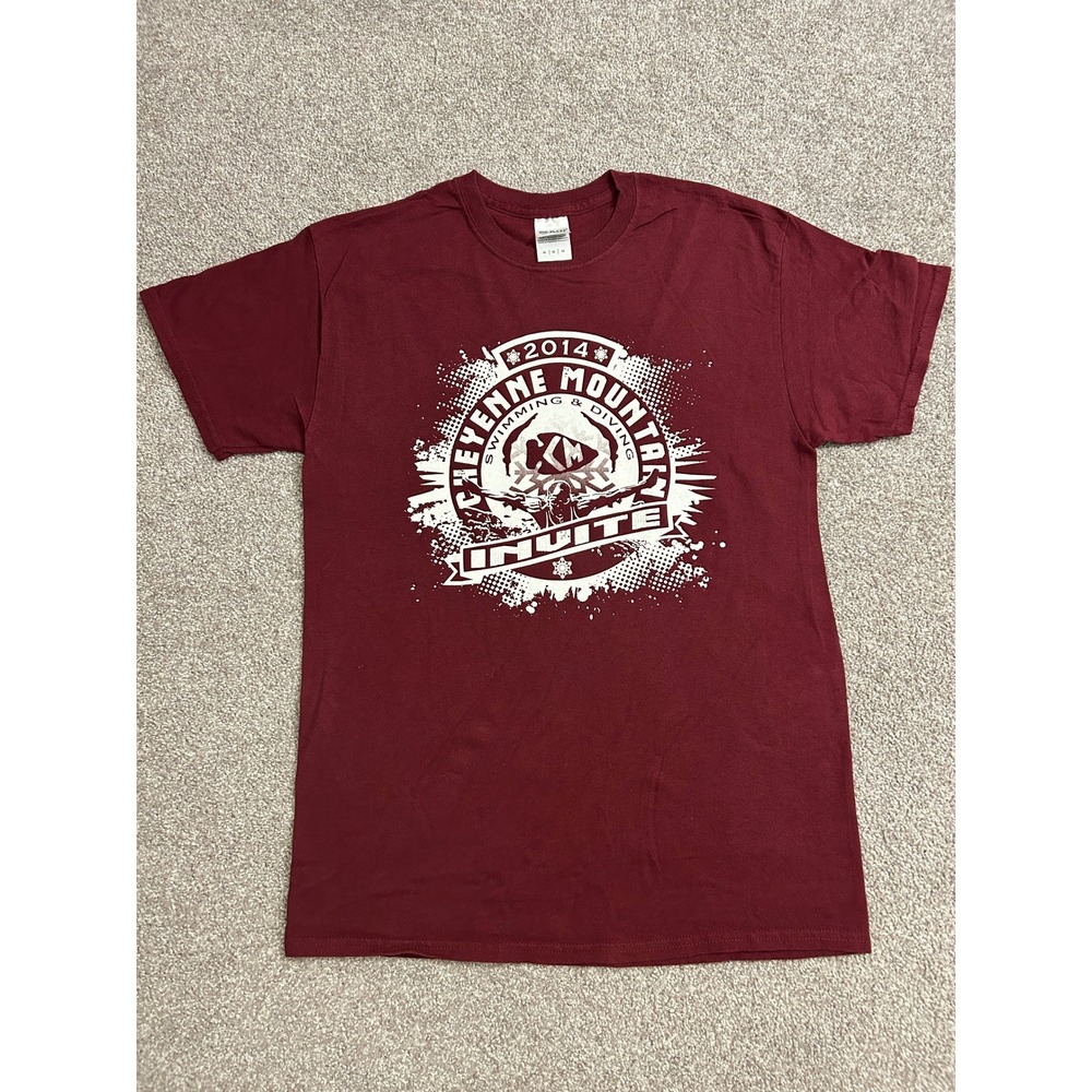 VTG T-Shirt Unisex Medium Maroon Excellent 2014 Cheyenne Mountain Swim Invite